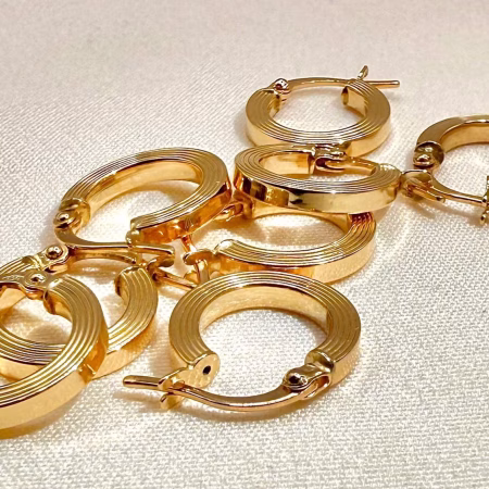 Solid 18k Gold Hoop Earrings Latch-Back 13mm Thickness